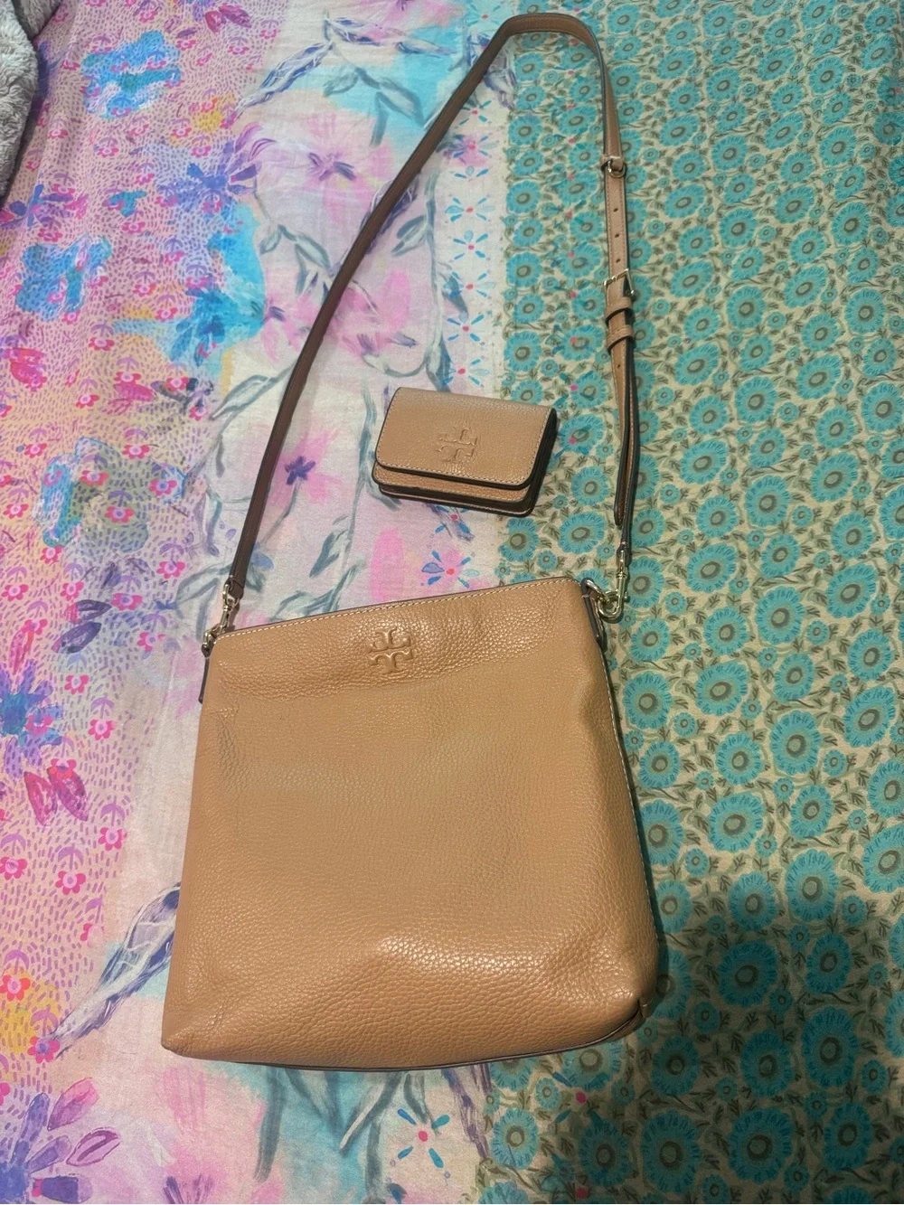 Tory Burch Tan Pebbled Leather Crossbody Set